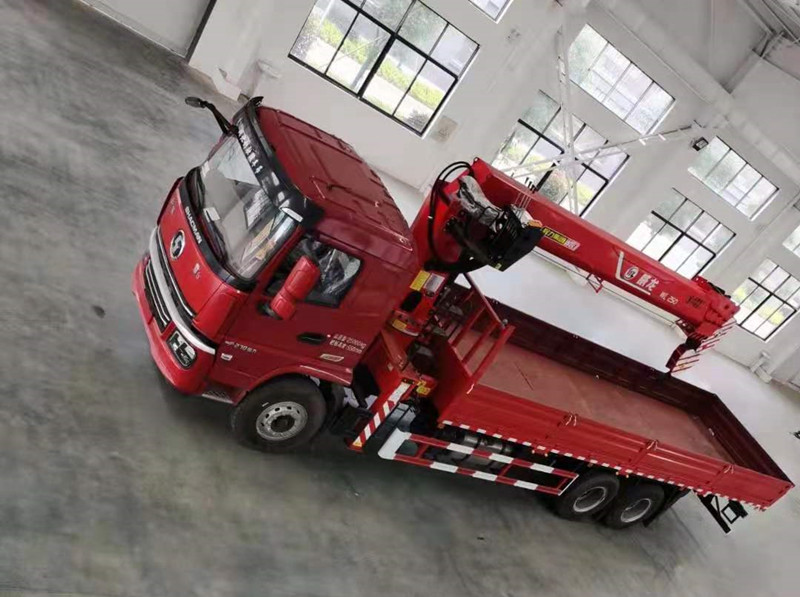 国六陕汽轩德翼6后双桥随车吊