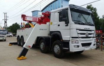 【360°旋转吊】重汽豪沃大型清障车